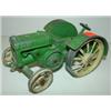 Image 2 : VINTAGE CAST IRON JOHN DEERE TRACTOR