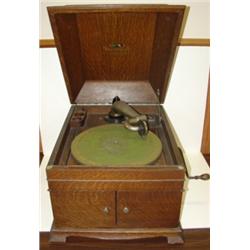OAK VICTOR VICTROLA TALKING MACHINE