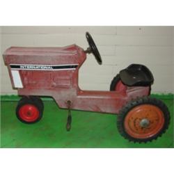 INTERNATIONAL PEDAL TRACTOR