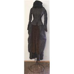 VINTAGE VICTORIAN DRESS & DISPLAY