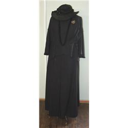 VINTAGE VICTORIAN DRESS & DISPLAY