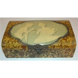 VICTORIAN LADIES' VANITY SET