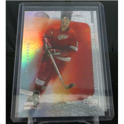 00-01 UD Legends Supreme Milestones Gordie Howe