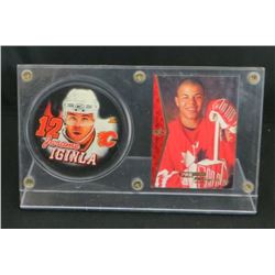 Jarome Iginla Calgary Flames Puck & Card