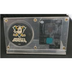 Anaheim Mighty Ducks Puck & Teemu Selanne 00-01
