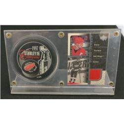 Detroit Red Wings Cup Champions Puck 1997 &