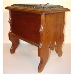 VICTORIAN WALNUT SHOE SHINE BOX