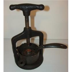 PRIMITIVE BRIGHTON MEAT/JUICE PRESS