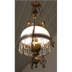 ORNATE BRASS VICTORIAN HANGING LAMP