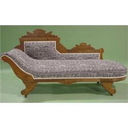 VICTORIAN WALNUT FAINTING COUCH