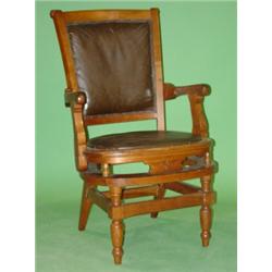 VICTORIAN WALNUT ARM CHAIR