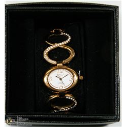 NEW QMAX WOMENS WATCH