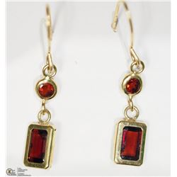 8) 14KT YELLOW GOLD GARNET EARRINGS