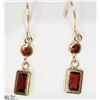 Image 1 : 8) 14KT YELLOW GOLD GARNET EARRINGS