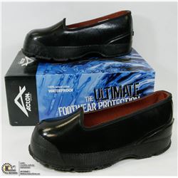 PAIR OF ACTON OVERSHOES SIZE 4
