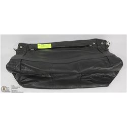 BLACK TOTE STYLE HAND BAG