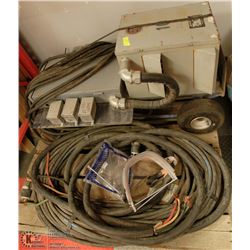 PALLET WITH PONY PANEL AND EXTENSION CORDS