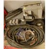 Image 1 : PALLET WITH PONY PANEL AND EXTENSION CORDS