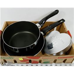 FLAT W/ FRYING PAN, POT, AND BABY HAND PRINT KIT