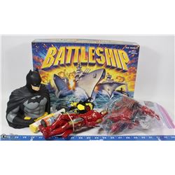 2 RANGER FIGURES & 1 BATMAN MONEY BOX & 2 NOVELTY