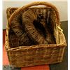 Image 1 : EXTRA LARGE WICKER BASKET WITH HANDLE AND 2
