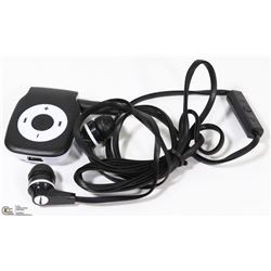 CLIP-ON MP3 PLAYER WITH IN EAR HEADPHONES WITH MIC