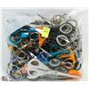 Image 1 : BAG OF ASSORTED SCISSORS