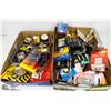 Image 1 : LOT OF 2 FLATS OF AUTOMOTIVE ITEMS.