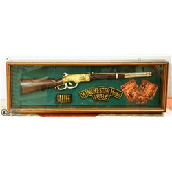 SHADOWBOX REPLICA WINCHESTER MODEL 1886 DISPLAY