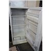 Image 2 : WHIE DANBY FRIDGE