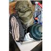 Image 2 : LOT OF SNOW SHOES AND GEAR