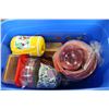 Image 2 : TOTE OF CONTAINERS THERMOS AND PLASTIC BOWLS