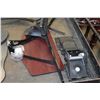 Image 3 : BOX OF TV STAND BASES
