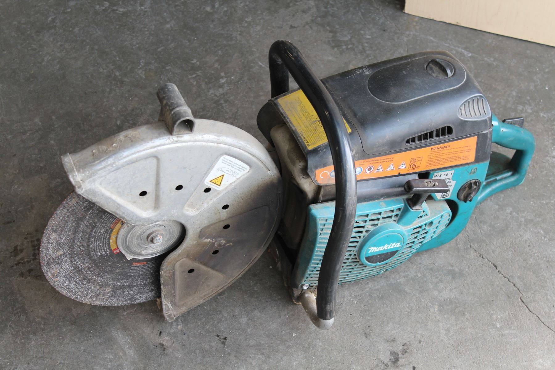 MAKITA CONCRETE SAW makita-concrete-saw