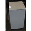 Image 1 : WHITE SAMSUNG BAR FRIDGE