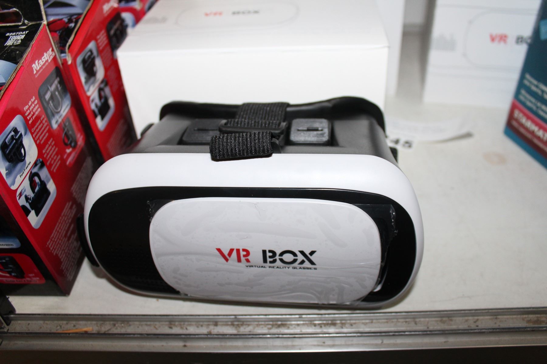 NEW VR BOX VIRTUAL REALITY HEADSET WORKS WITH ALL PHONES
