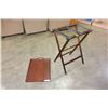 Image 2 : FOLDING STAND WITH REMOVABLE TRAY