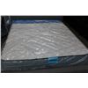 Image 1 : NEW KINGSDOWN PILLOW TOP MEDIUM FIRM QUEENSIZE MATTRESS RETAIL $2699