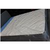 Image 2 : NEW KINGSDOWN PILLOW TOP MEDIUM FIRM QUEENSIZE MATTRESS RETAIL $2699