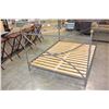 Image 3 : QUEENSIZE METAL BEDFRAME