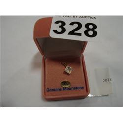 10KT YELLOW GOLD GENUINE MOONSTONE PENDANT RETAIL $100