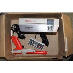 ORIGIANL NES AND CONTROLLER AND GUN