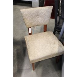 SMALL BUTTON BACK CHAIR