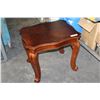 Image 1 : CARVED LOOK MODERN SIDETABLE CHIP ON CORNER