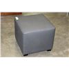 Image 2 : SMALL GREY LEATHER OTTOMAN