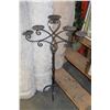 Image 1 : LARGE FIVE BANCH IRON CANDLESTAND