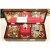 Image 1 : JEWELLRY BOX WITH CONTENTS