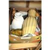 Image 1 : LOT OF POTTERY VASES