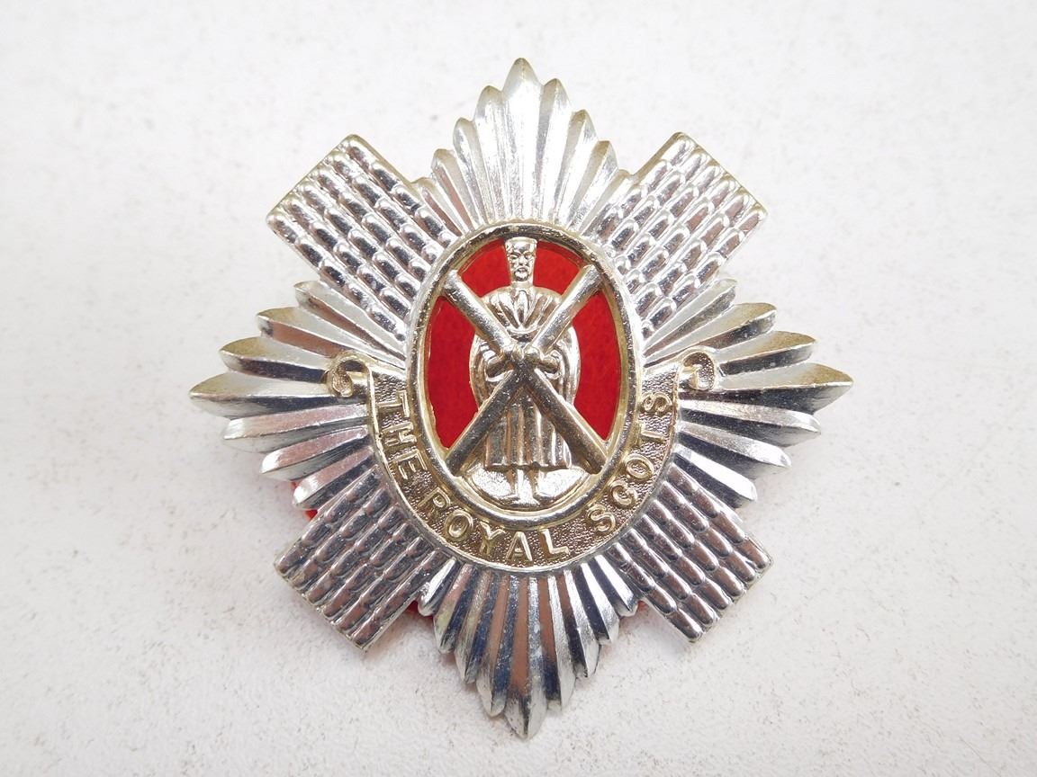 THE ROYAL SCOTS CAP BADGE