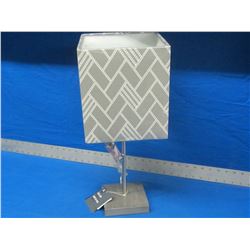 Hometrends table lamp